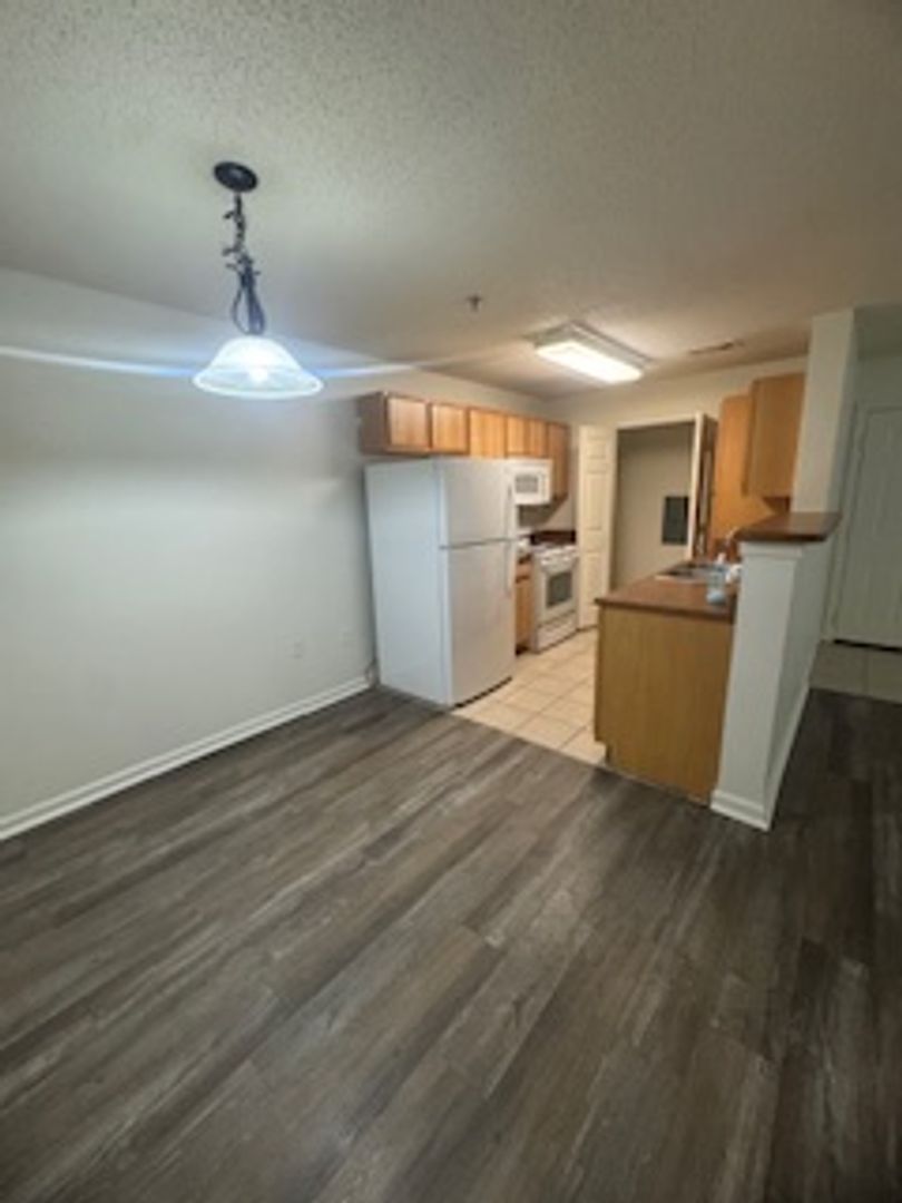 Cleveland Apartment: 1525 Spring Place Rd SE
