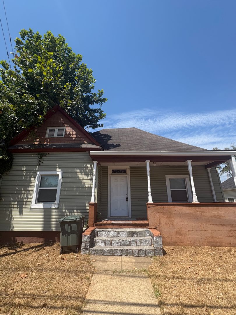 Chattanooga House: 1107 South Willow Street