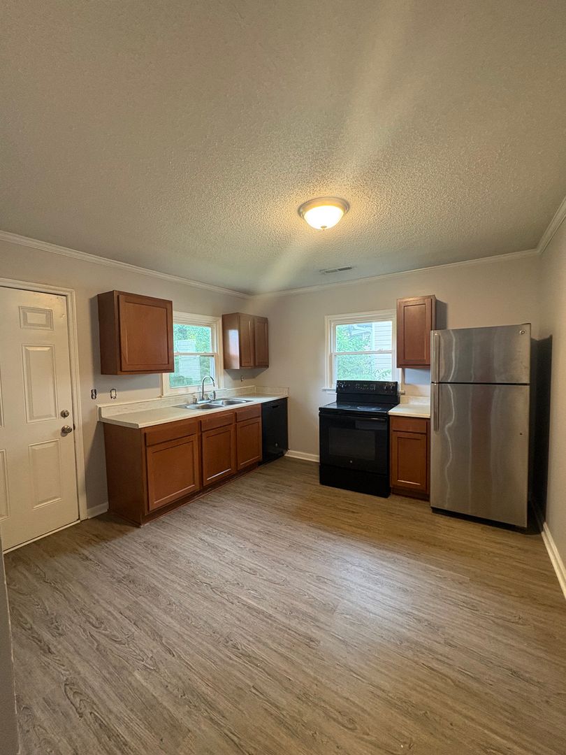 Chattanooga House: 5019 Greenview Drive