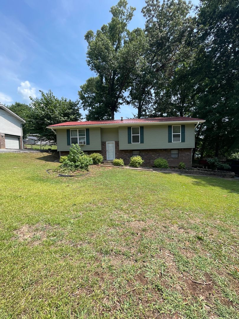 Middle Valley House: 817 South Valleywood Circle