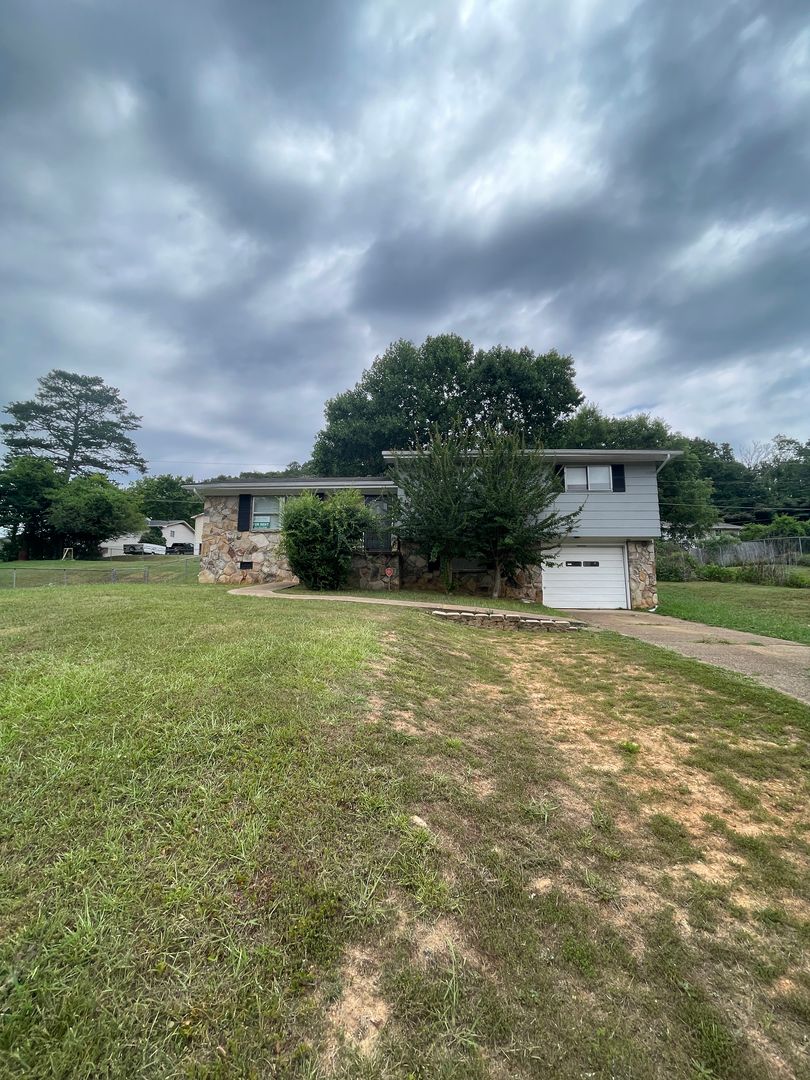 Harrison House: 6005 Hillcrest Drive