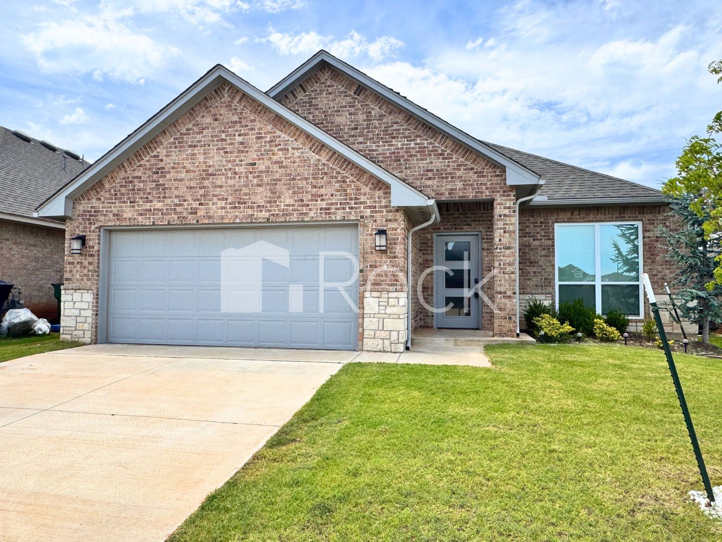 Piedmont House: 13937 Bedoya Rd