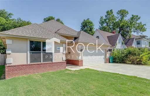 Spacious 3 Bed 2.5 Bath Home Near Oklahoma City University, the Plaza District & Uptown! – photo 1