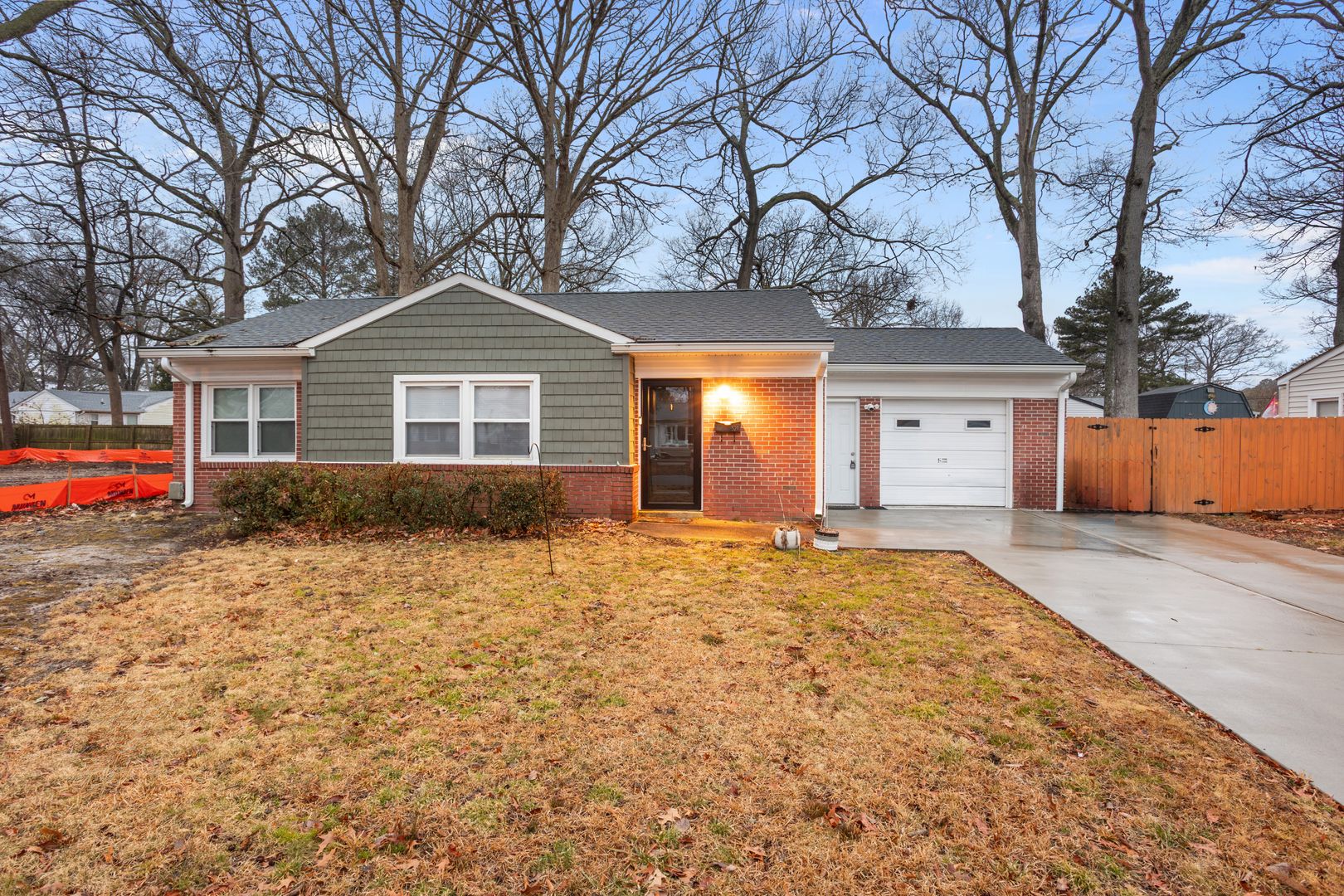 Virginia Beach House: 321 Hospital Drive