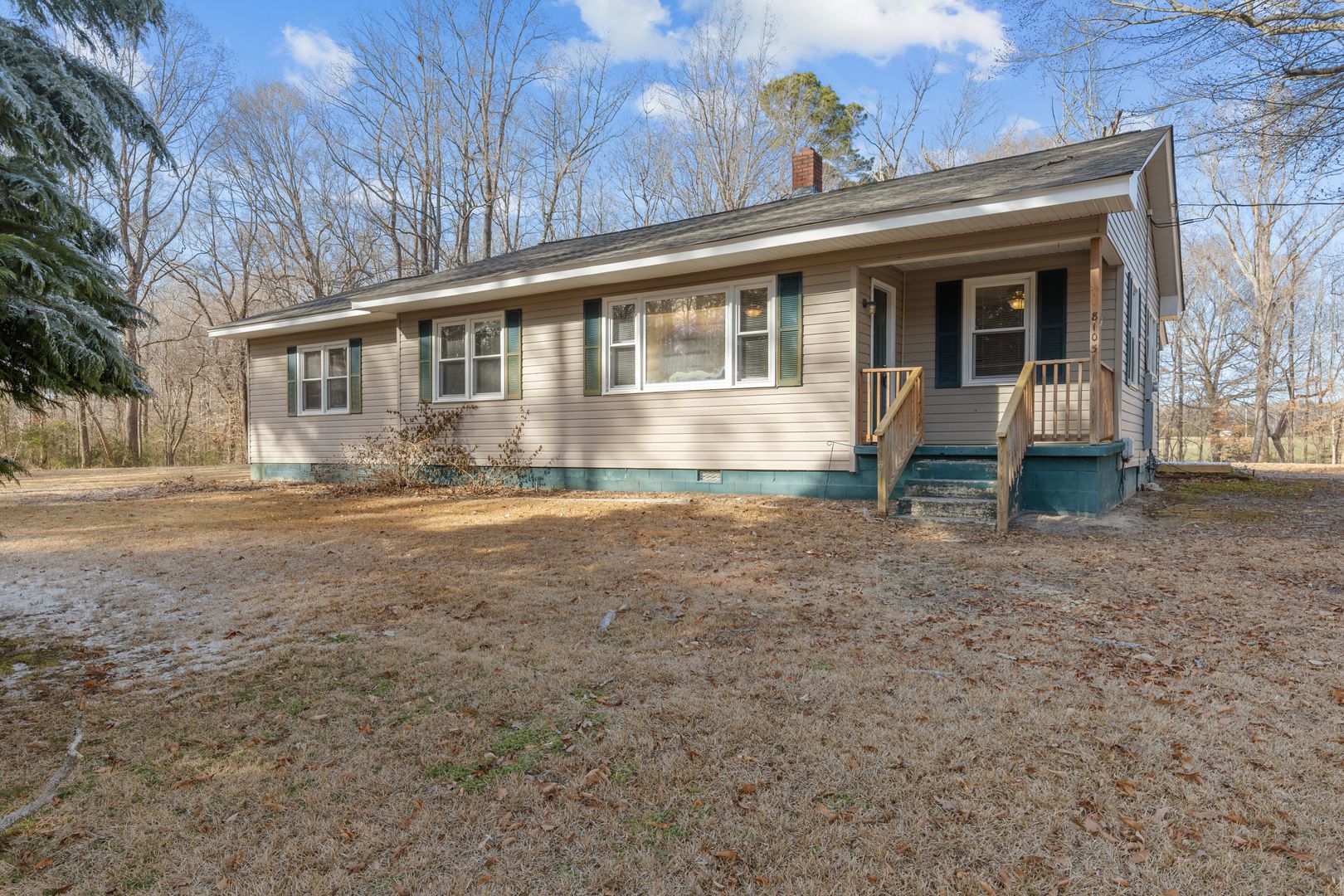 Suffolk House: 8105 Longstreet Lane