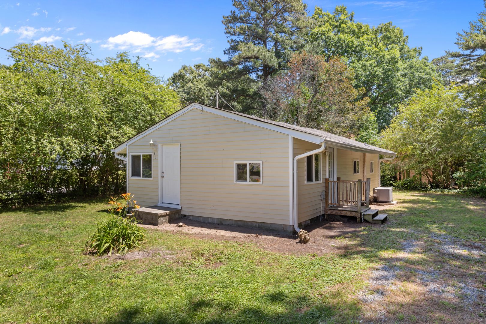 Suffolk House: 53 Harrell Drive