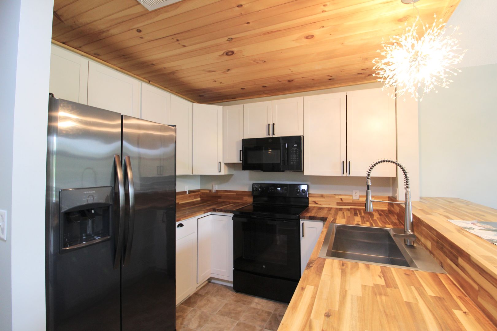 Harrisonburg Apartment: 1330L Hunters Rd