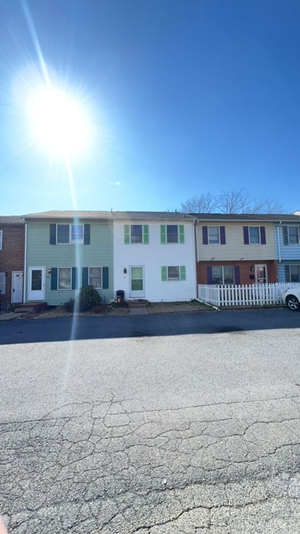 882 Vine Street , Harrisonburg, VA 22802