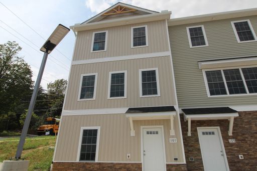 Available Now! New construction townhome! – photo 1