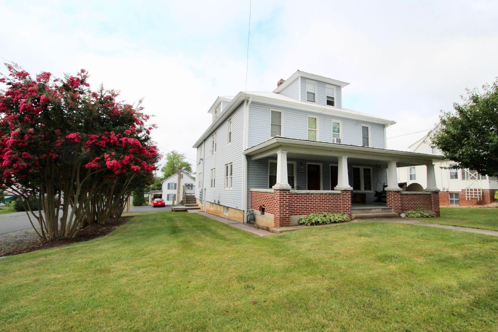 Harrisonburg House: 1121 Shenandoah St
