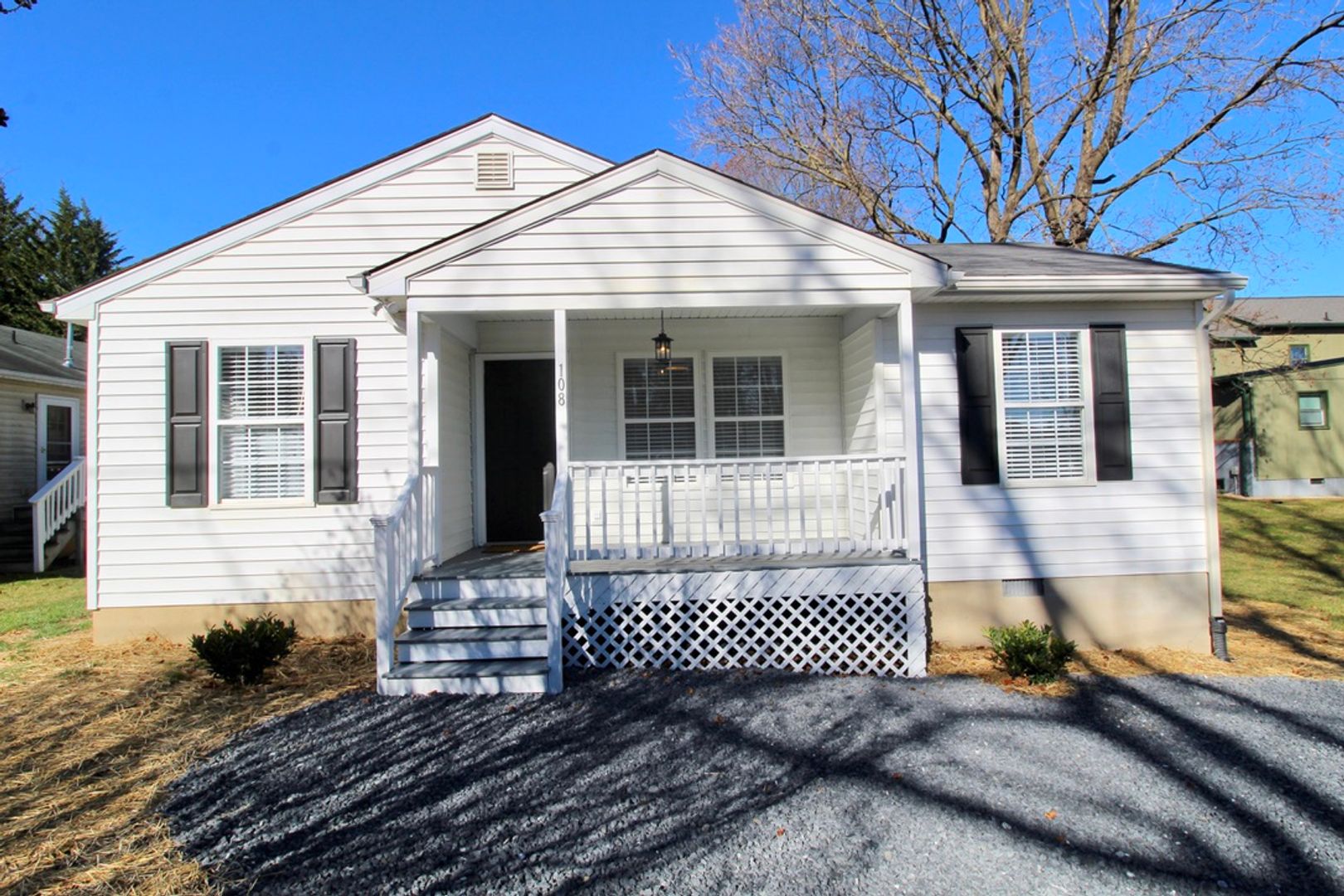  Discover modern living in this recently renovated 3-bedroom, 2-bath home in Staunton, Virginia.