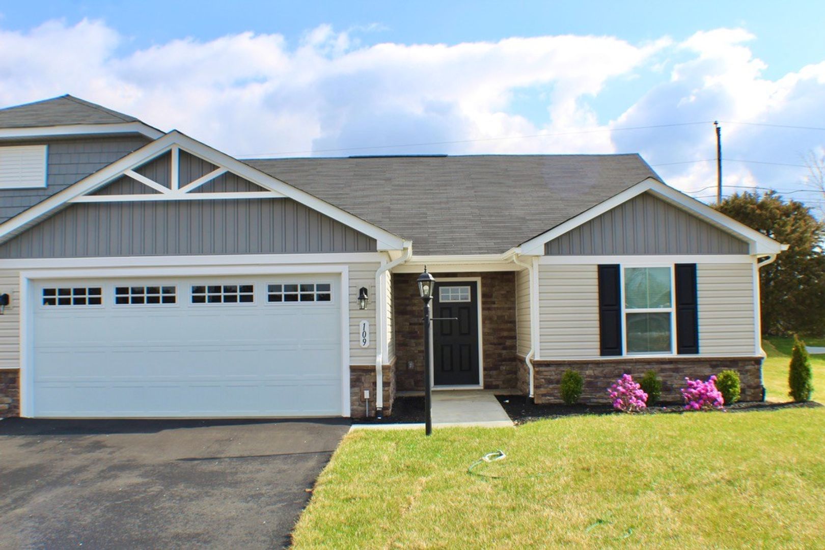 McGaheysville House: 109 South Peak Drive