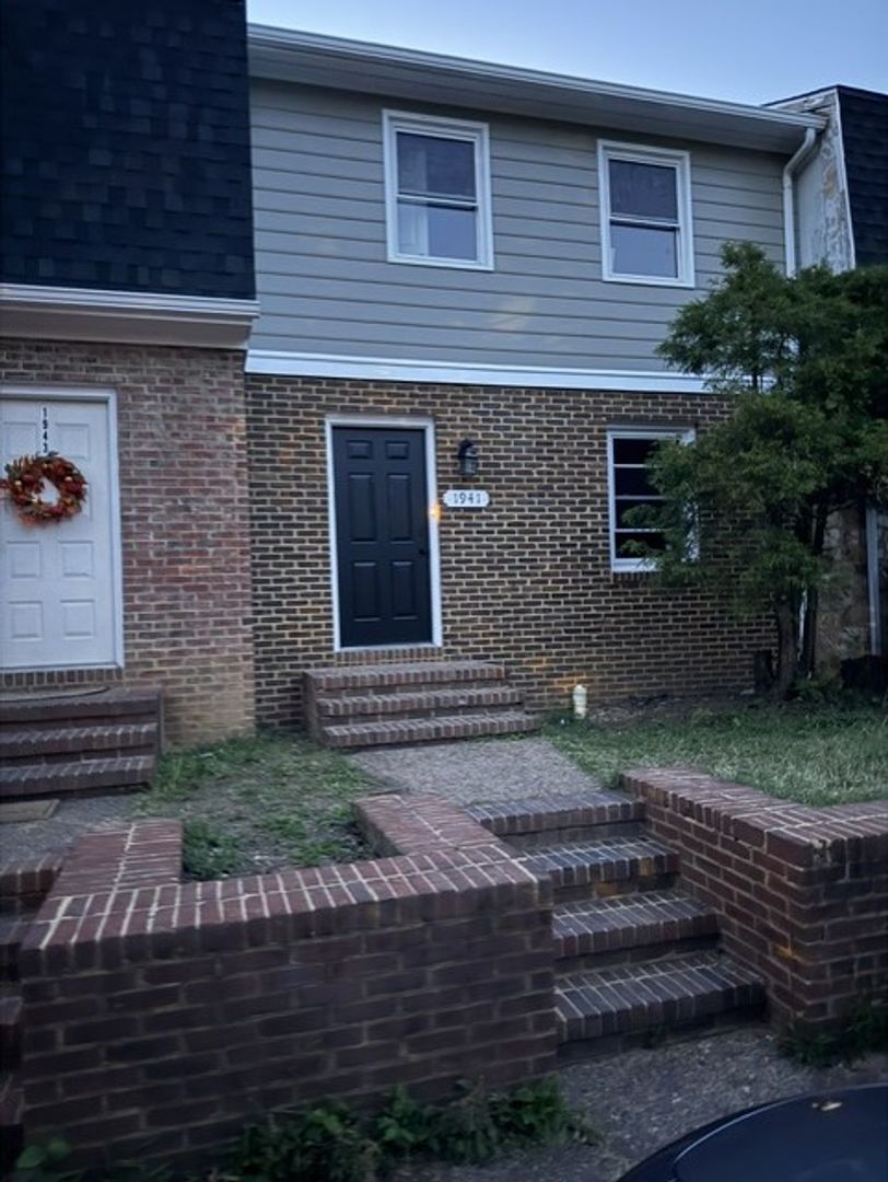 Harrisonburg Townhome: 1941 Willow Hill Drive
