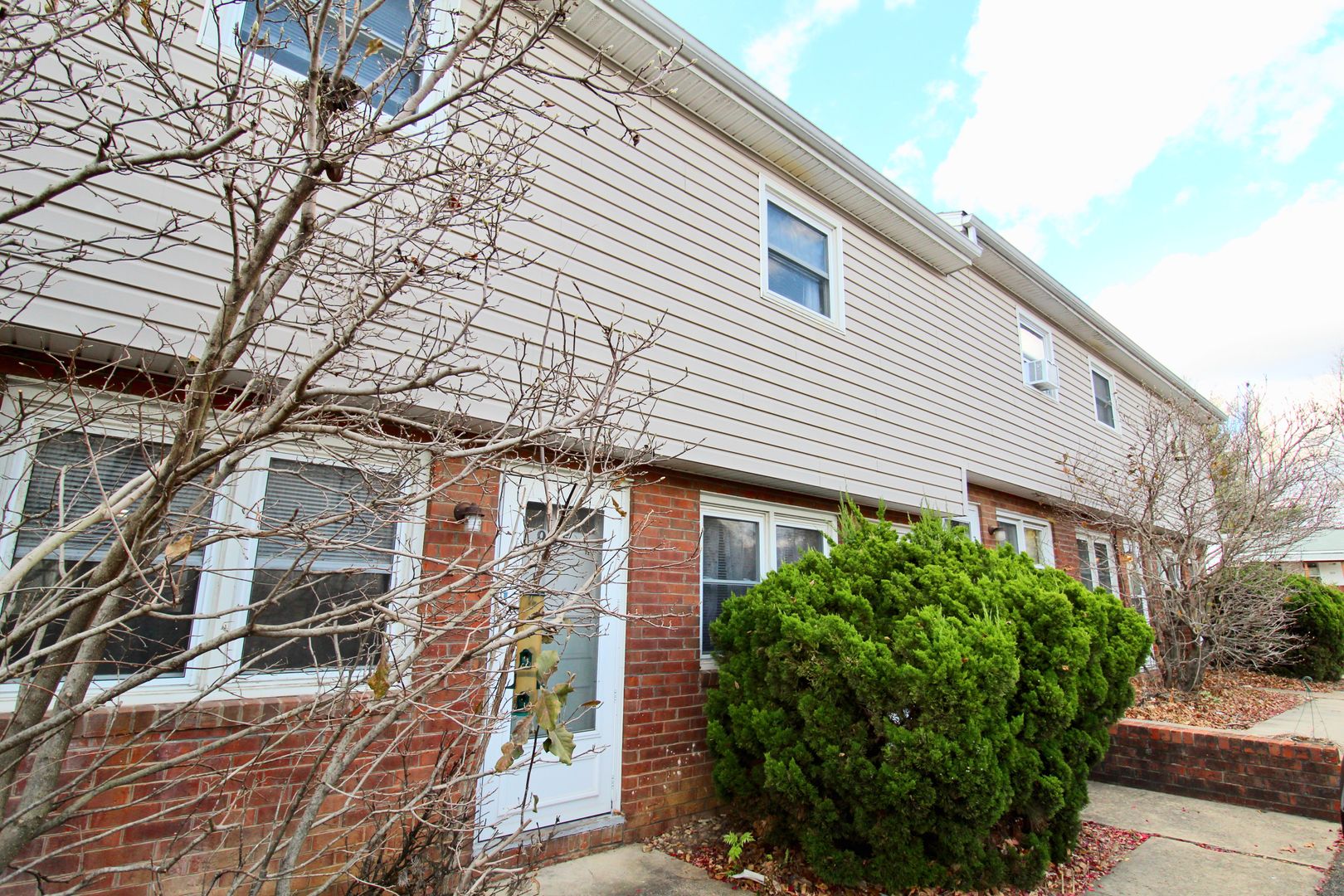 Harrisonburg Apartment: Park Lane and Ashwood Streets