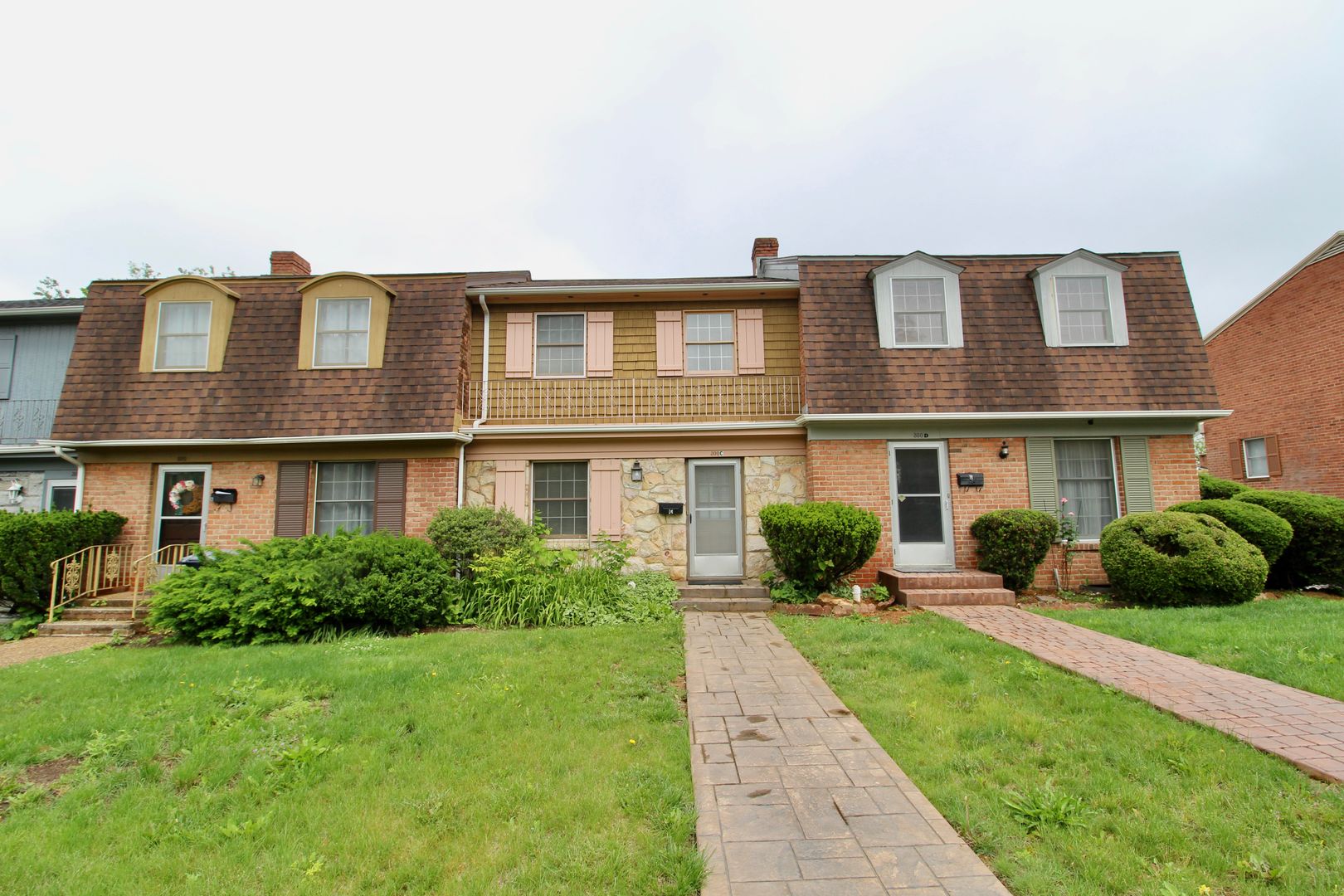 Harrisonburg House: 300 South Dogwood Drive