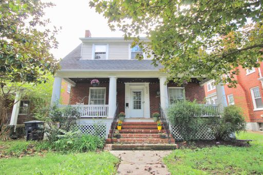 4bedroom-2bath house for the 2027-2028 school year! 650 S Mason St. – photo 1