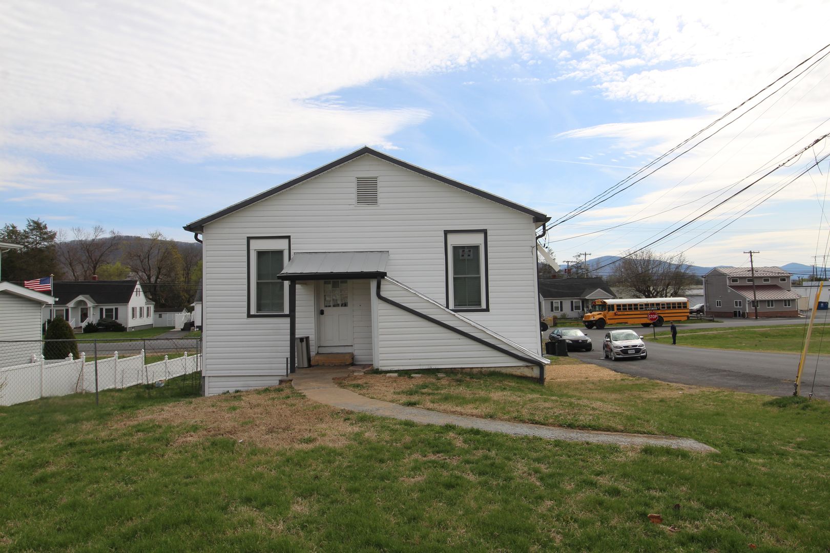 Elkton House: 98 Lee Avenue