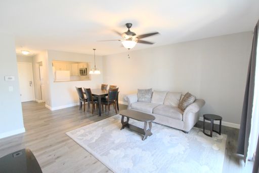 3 Bedroom 3 Bathroom Condo Furnished and right by JMU - 1380L Hunters Ridge – photo 1
