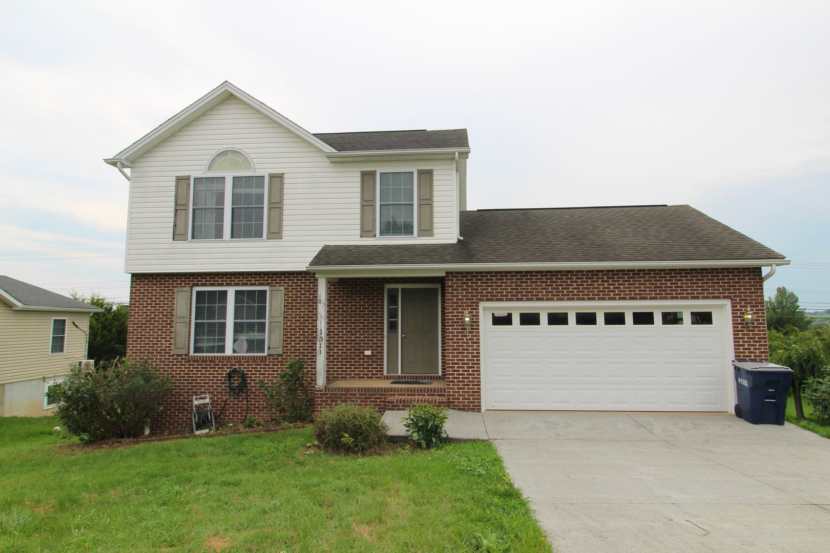 Harrisonburg House: 1311 Stonechris Drive