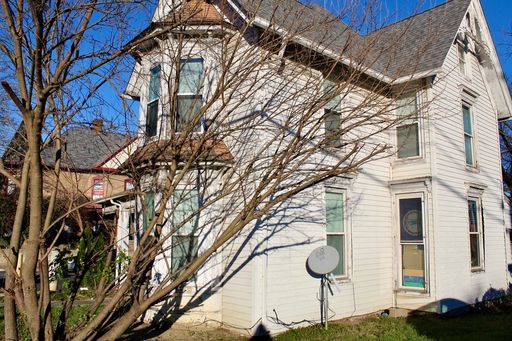 Downtown home for rent for the 2027-2028 school year! – photo 1