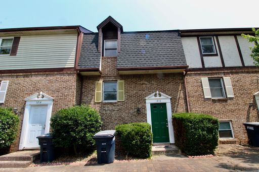 Now preleasing for the 2027–2028 school year! Secure your home for next year early.