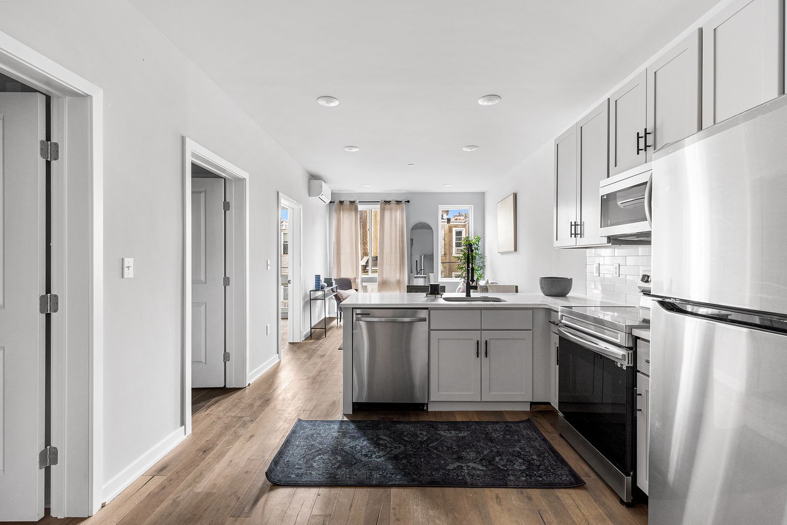 Philadelphia Apartment: 5542 Ridge Avenue