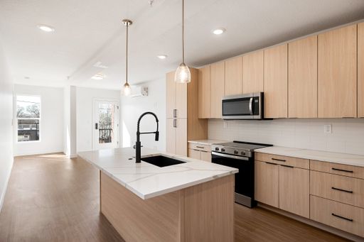 HALF OFF First FOUR months' rent - Modern Penthouse Near Sugar House – Unit 202 – photo 1