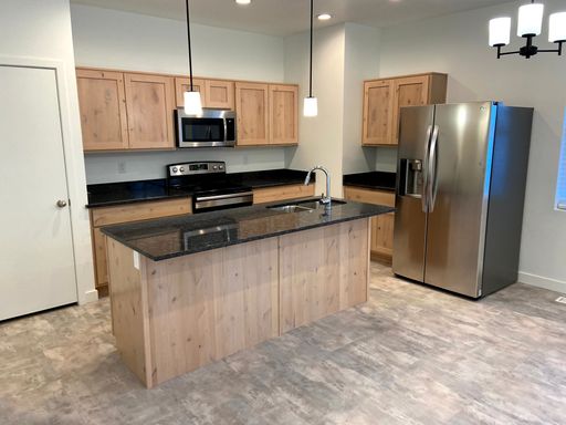 4 Bed/3.5 Bath Townhouse in Bountiful (#1) – photo 1