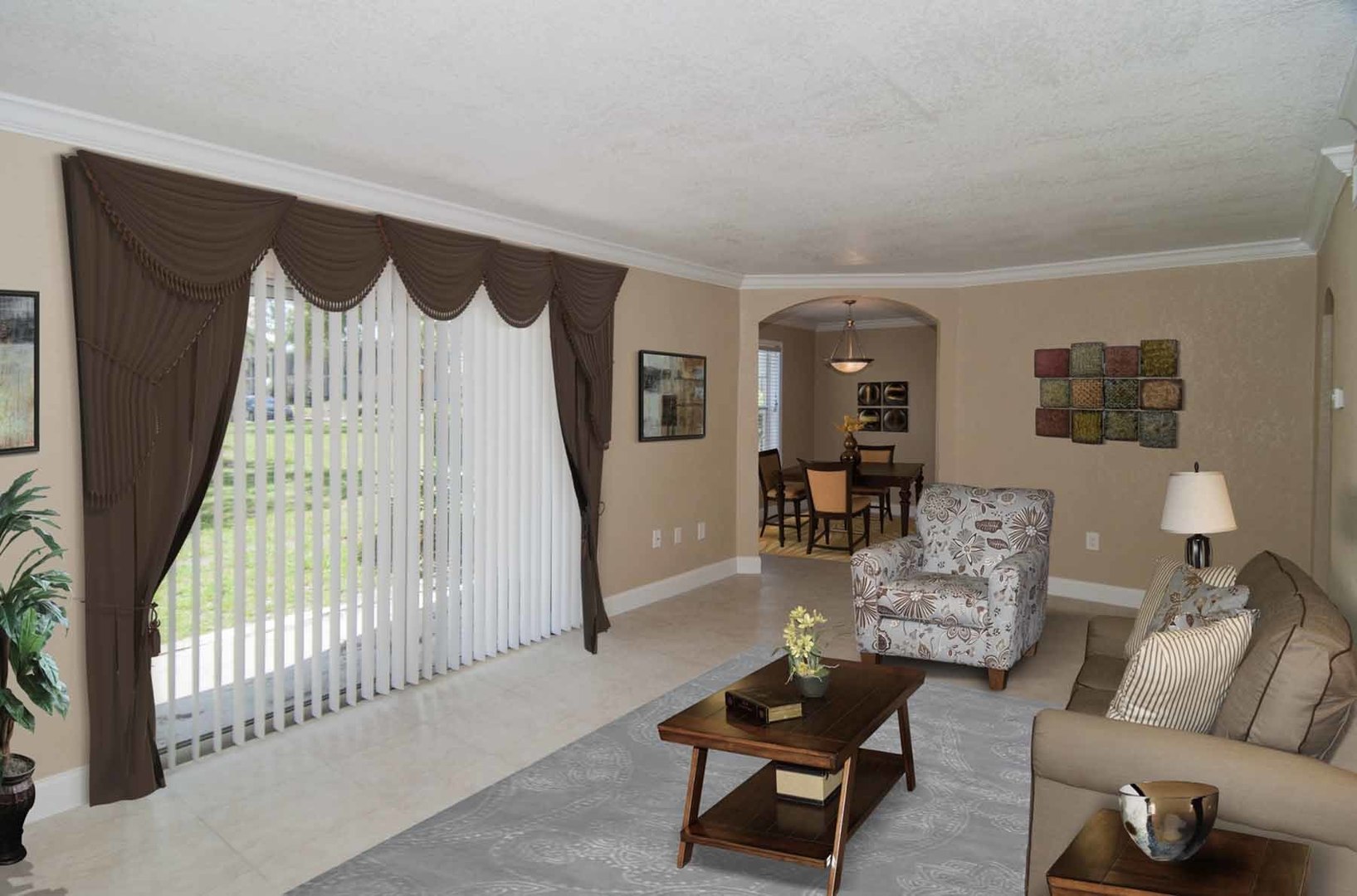 Apopka Apartment: 943 W Orange Blossom Trail