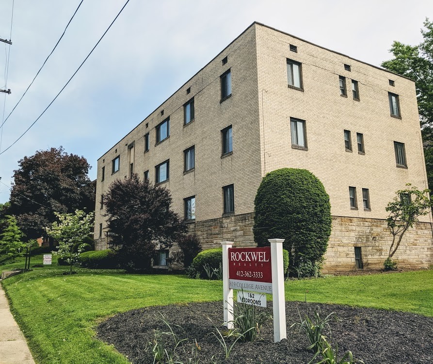 Pittsburgh Apartment: 819 College Avenue