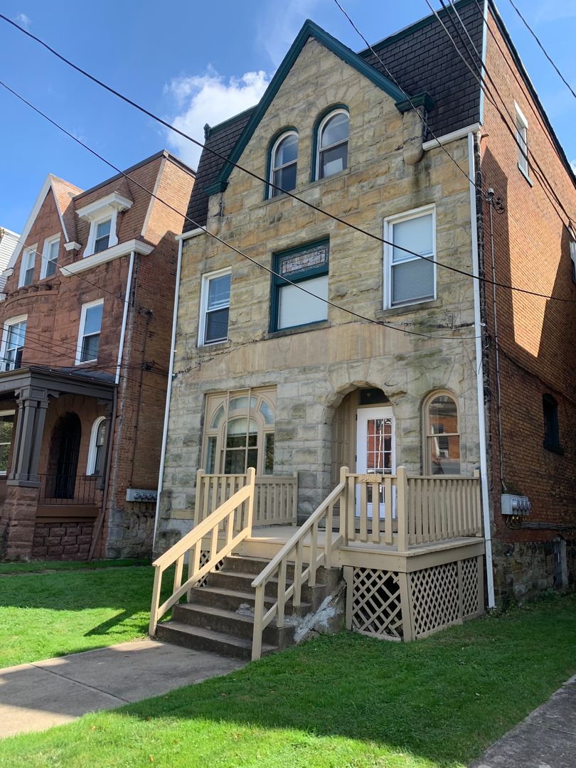 Pittsburgh Apartment: 5526 Howe Street