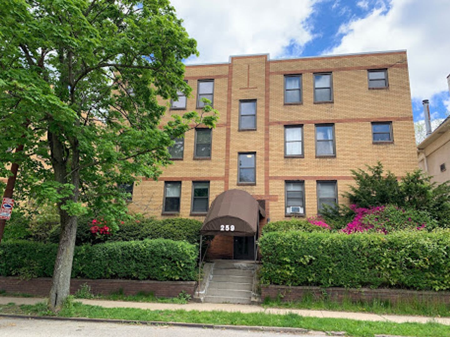 Pittsburgh Apartment: 255 Shady Ave