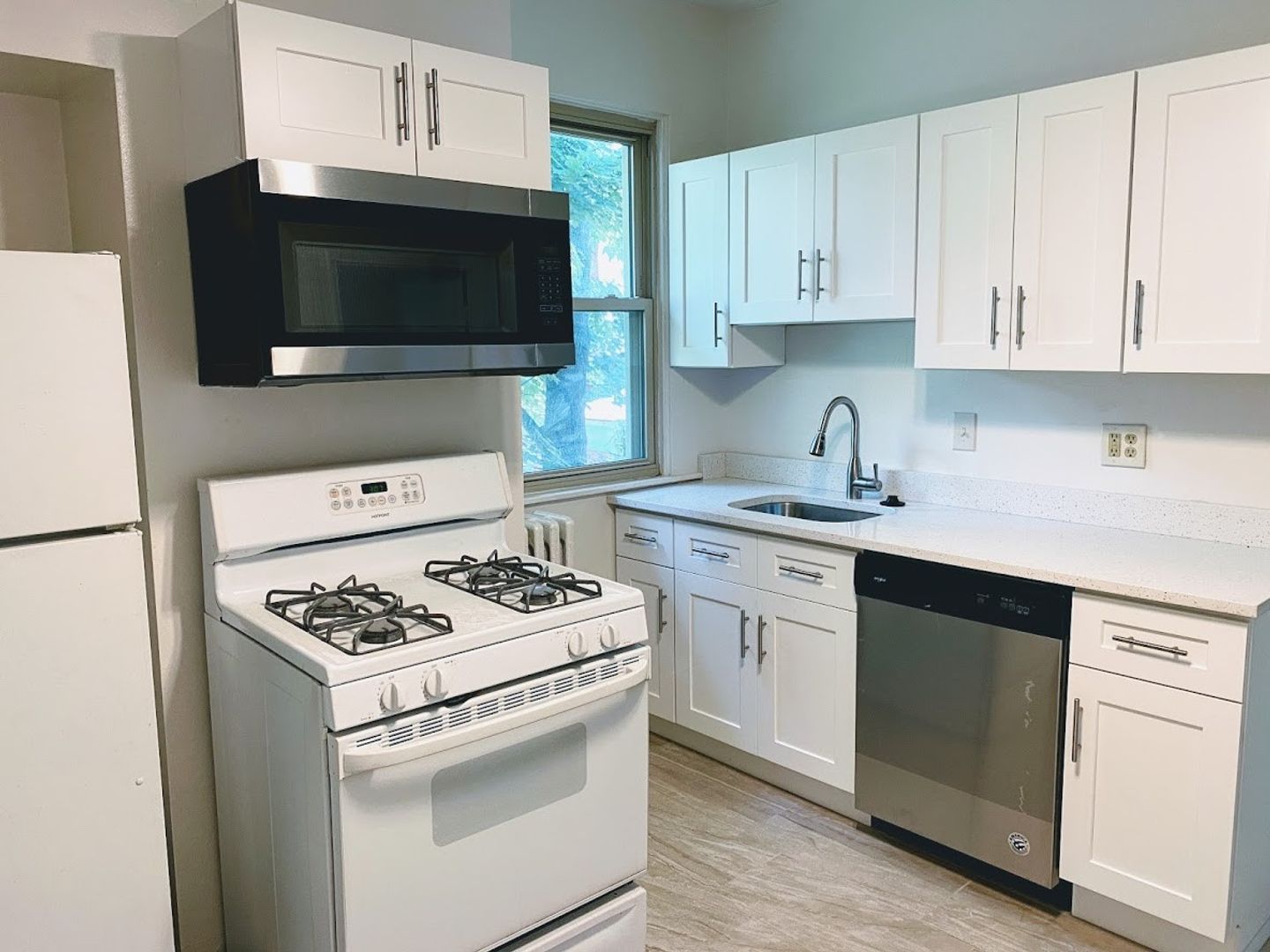 Pittsburgh Apartment: 5542 Fair Oaks Street