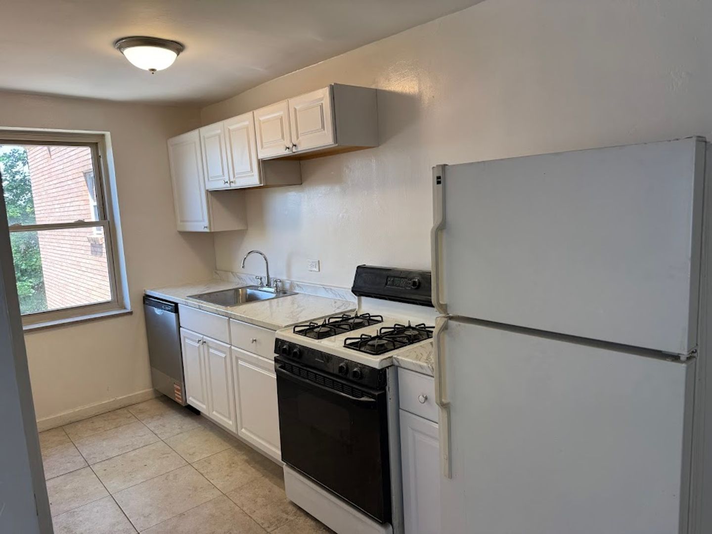 Pittsburgh Apartment: 5506 Fifth Avenue