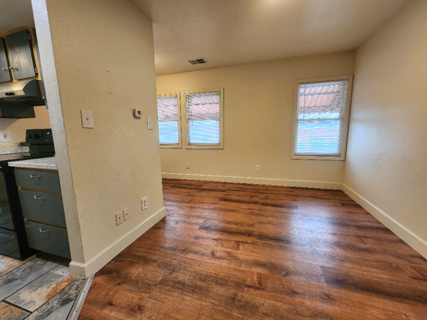 Pueblo Apartment: 520 W 11th St