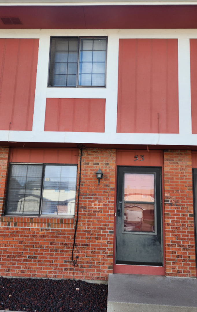 Pueblo Apartment: 49-55 Castle Royal Dr