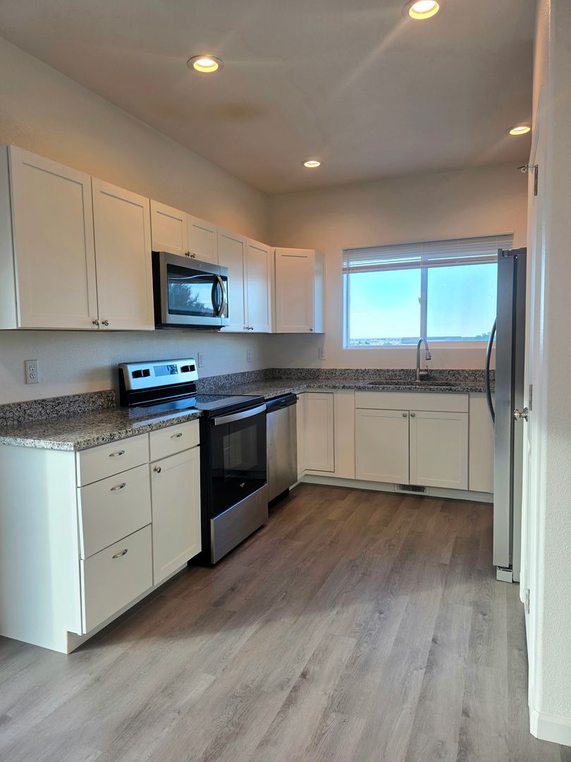 Pueblo West Apartment: 710 E Hahns Peak