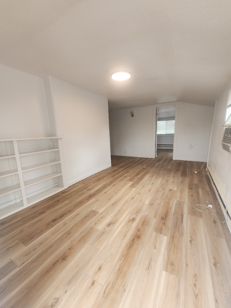 Pueblo Apartment: 1924 E. 5th St