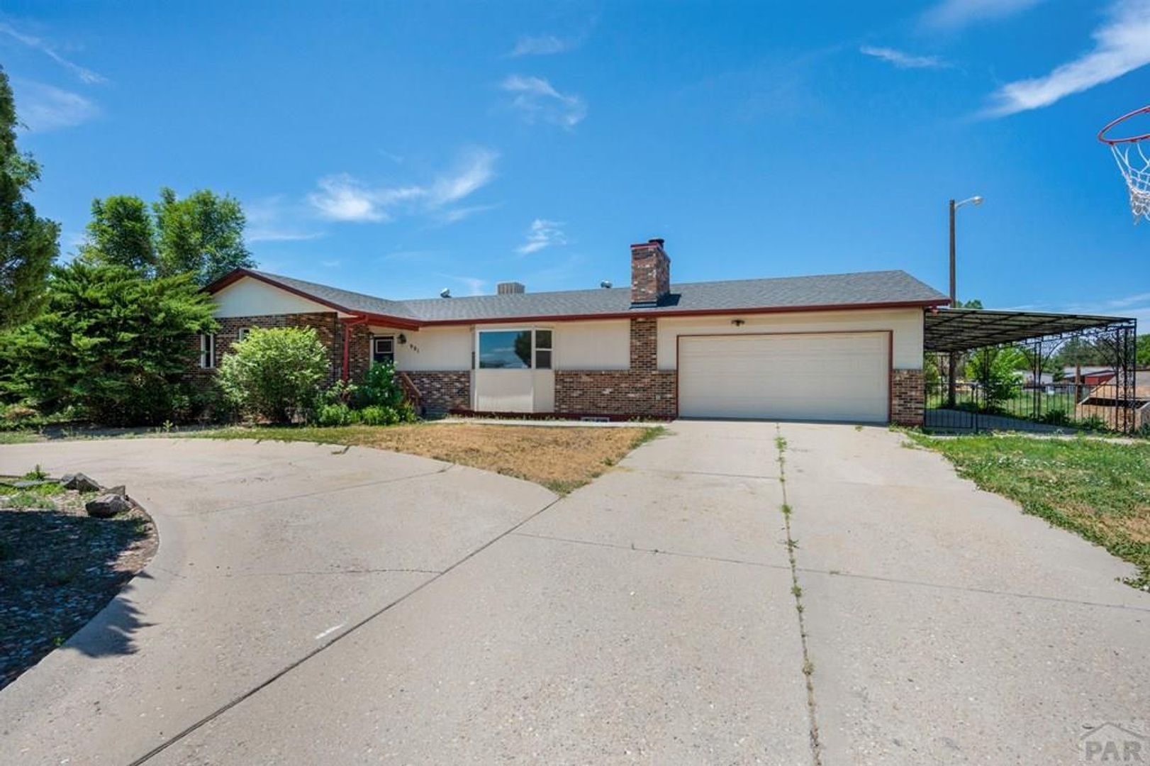 Pueblo House: 981 Tamarack