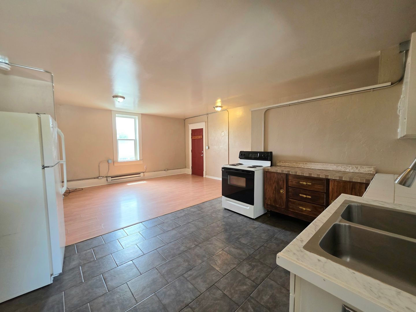 Pueblo Apartment: 1943 Lake Ave