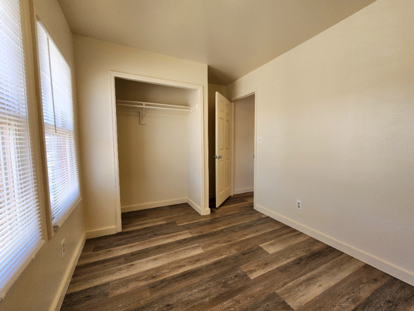 Pueblo Apartment: 520 W 11th St