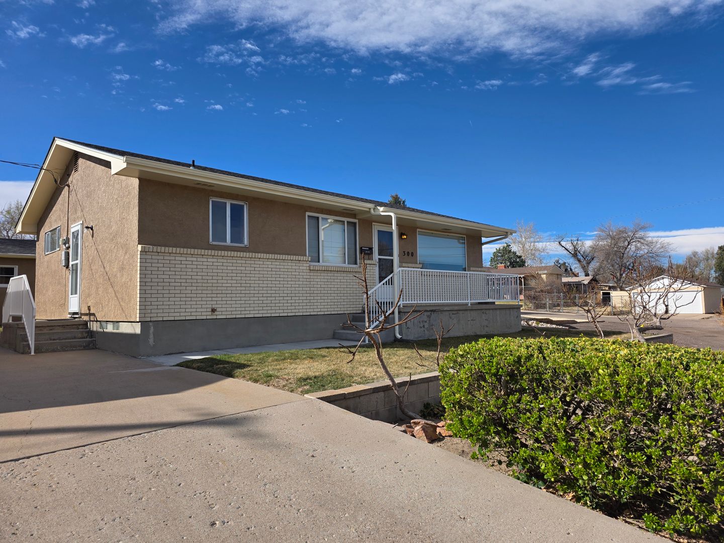 Pueblo Apartment: 302 Morrison Ave