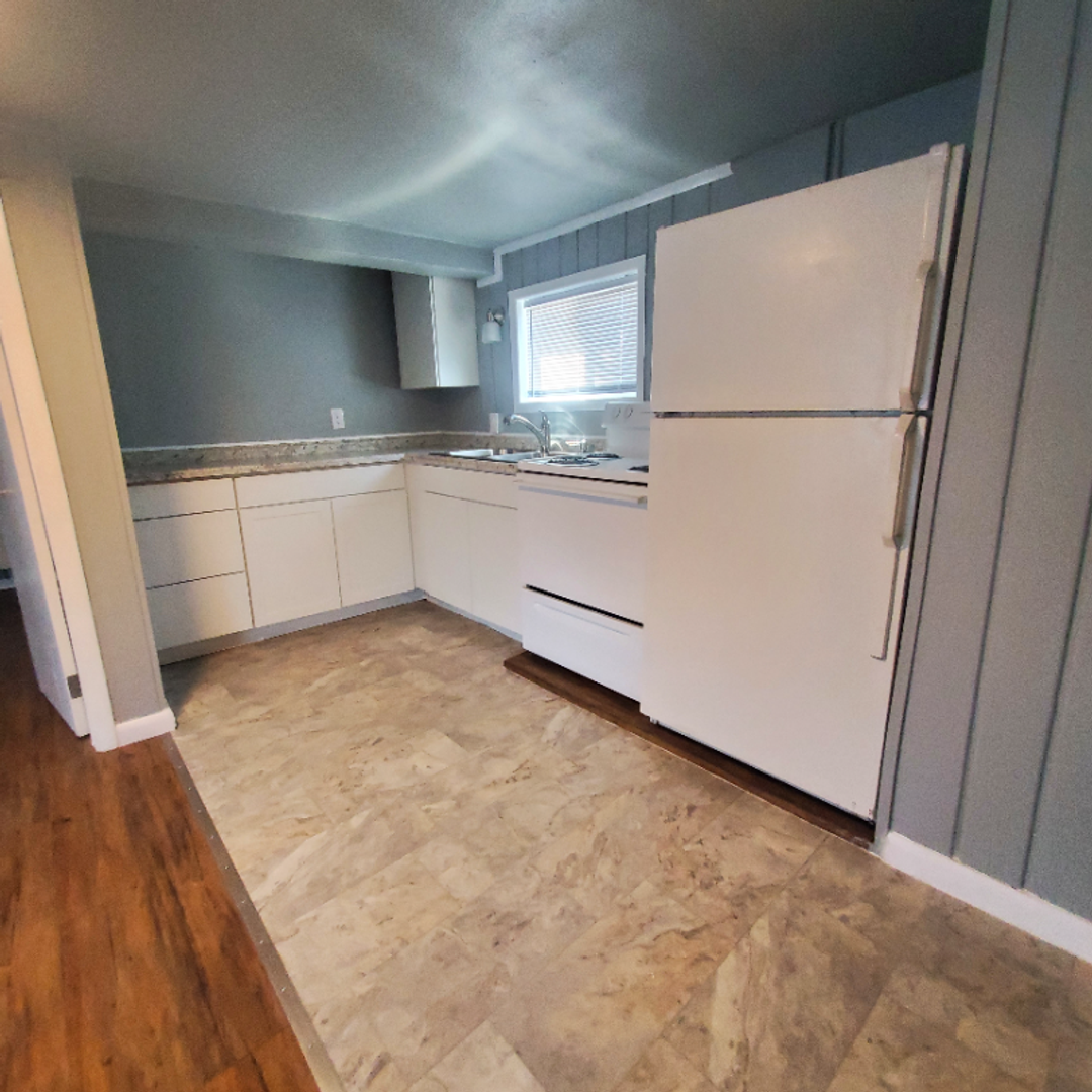 Pueblo Apartment: 1924 E. 5th St