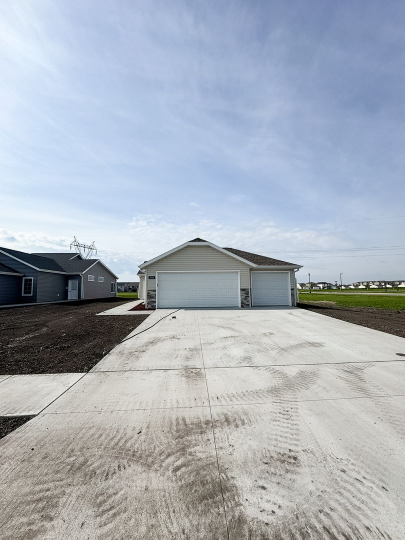 Fargo Townhome: 6148-6198 22nd St S, 1887 - 1891 63rd Ave S