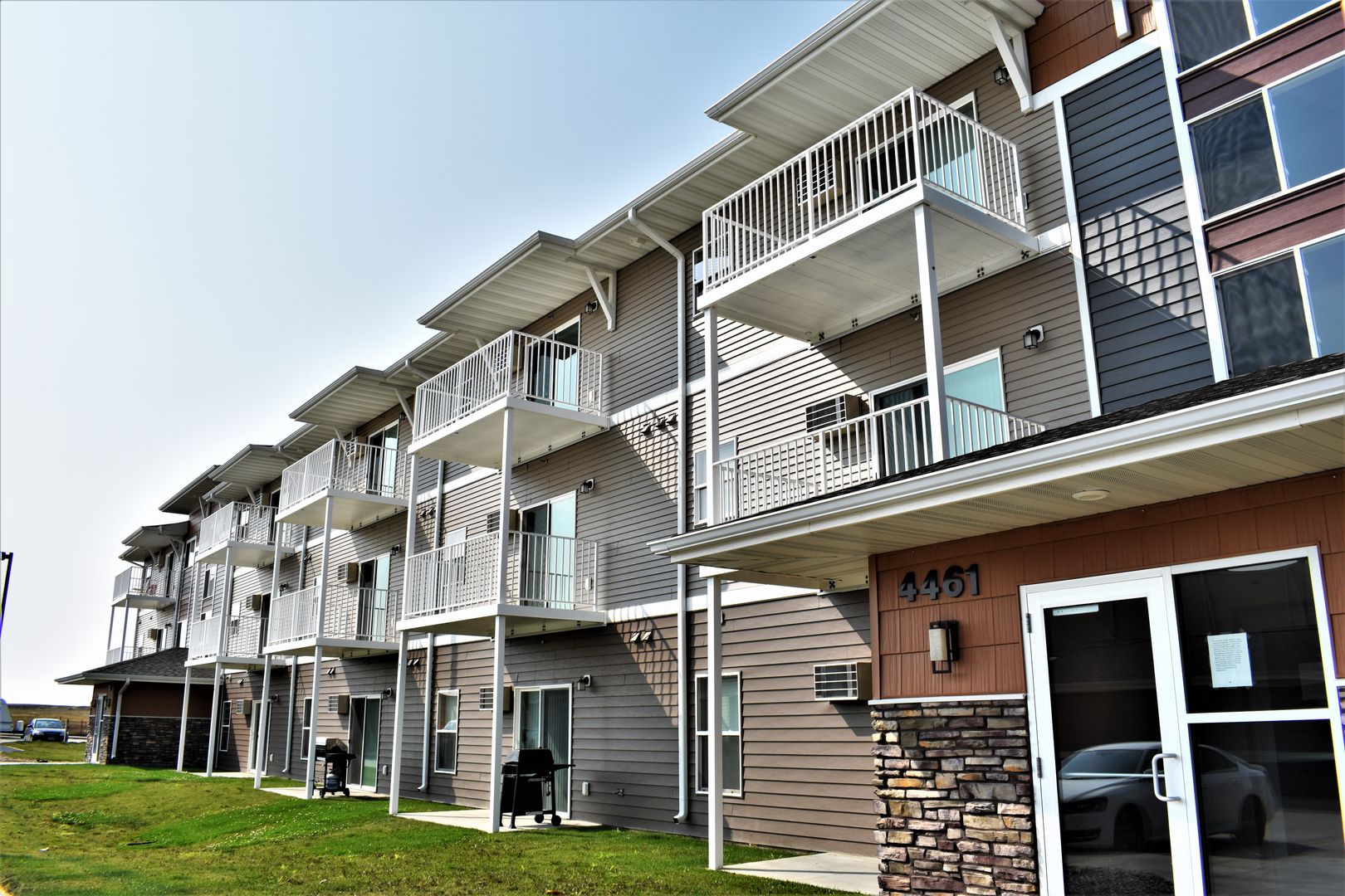 Dickinson Apartment: 4421 12th St W