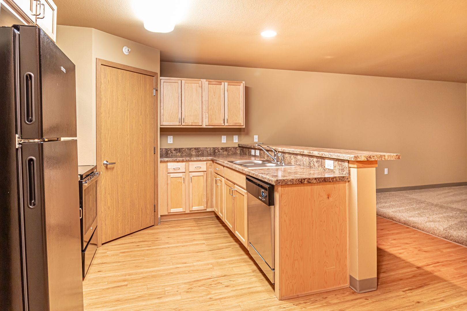 Dickinson Apartment: 4461 12th St W