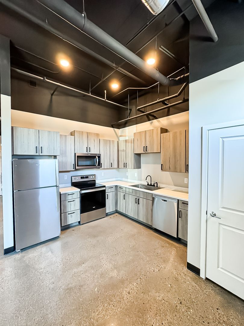 Fargo Apartment: 1919 N University Dr