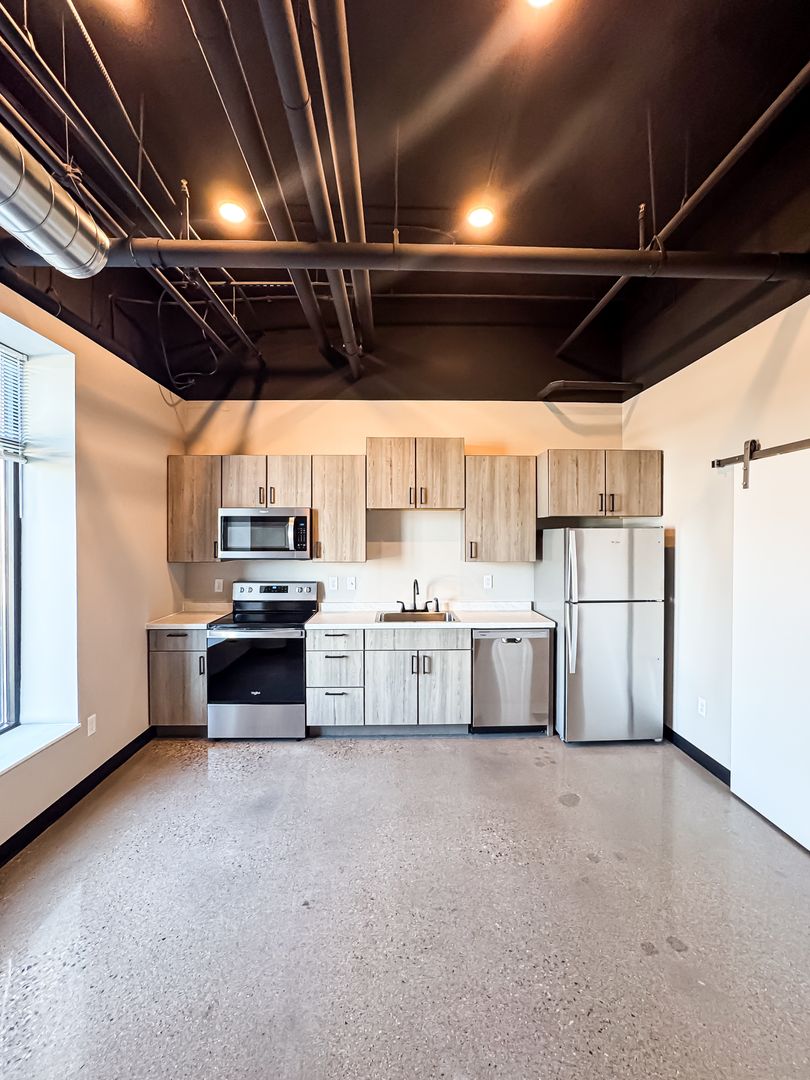 Fargo Apartment: 1919 N University Dr