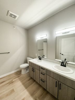 Listing photo thumbnail