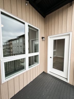 Listing photo thumbnail
